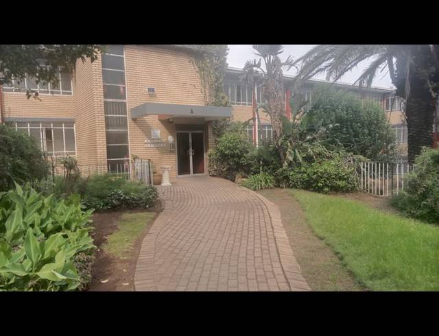 2 BEDROOM APARTMENT FOR SALE IN LORENTZVILLE